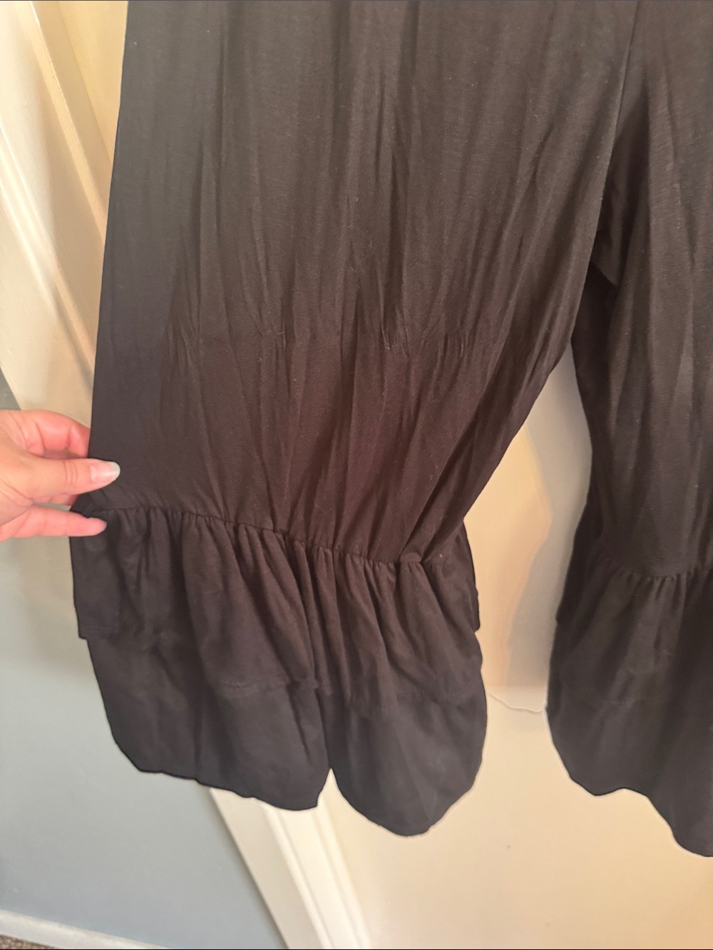 Black Tiered Ruffle capri - Hemish - Picture 7 of 9
